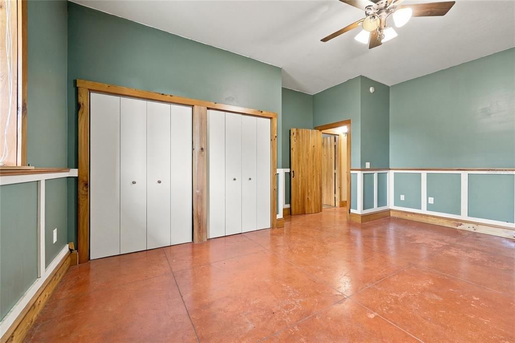 En Venta: $850,000 (5 camas, 2 baños, 4800 Pies cuadrados)
