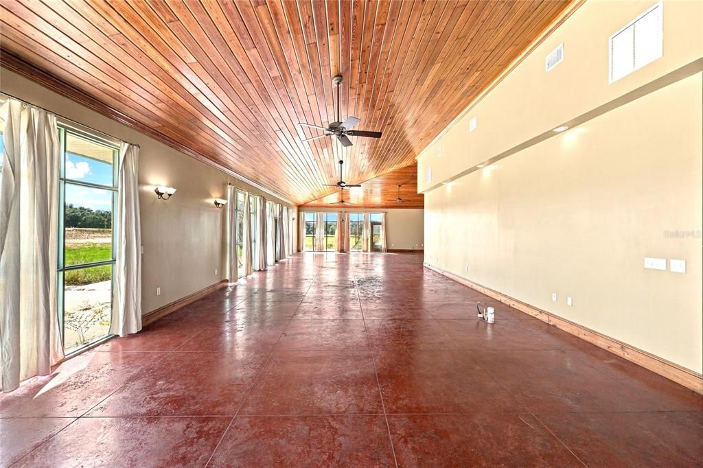 En Venta: $850,000 (5 camas, 2 baños, 4800 Pies cuadrados)