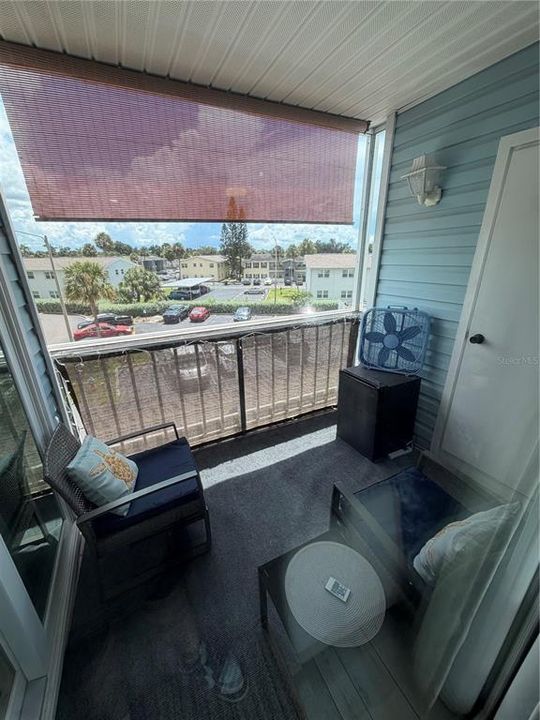For Rent: $2,100 (2 beds, 1 baths, 740 Square Feet)