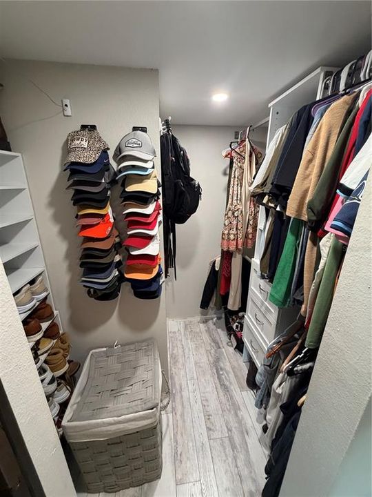 For Rent: $2,100 (2 beds, 1 baths, 740 Square Feet)