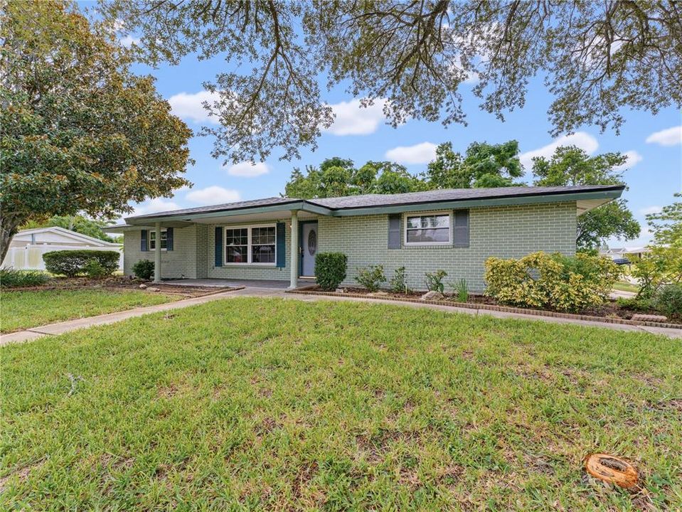 Active With Contract: $224,950 (3 beds, 2 baths, 1315 Square Feet)