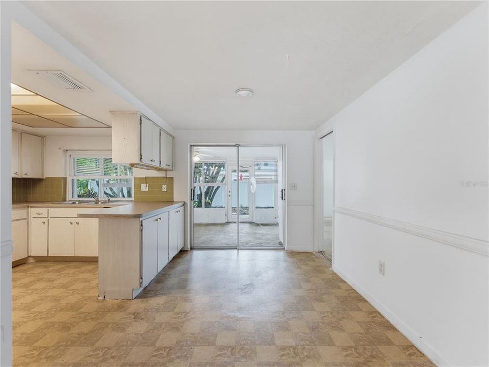 Active With Contract: $224,950 (3 beds, 2 baths, 1315 Square Feet)