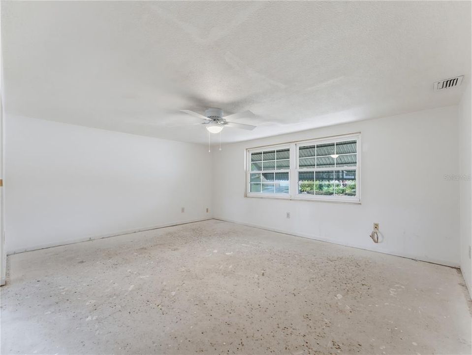 Active With Contract: $224,950 (3 beds, 2 baths, 1315 Square Feet)