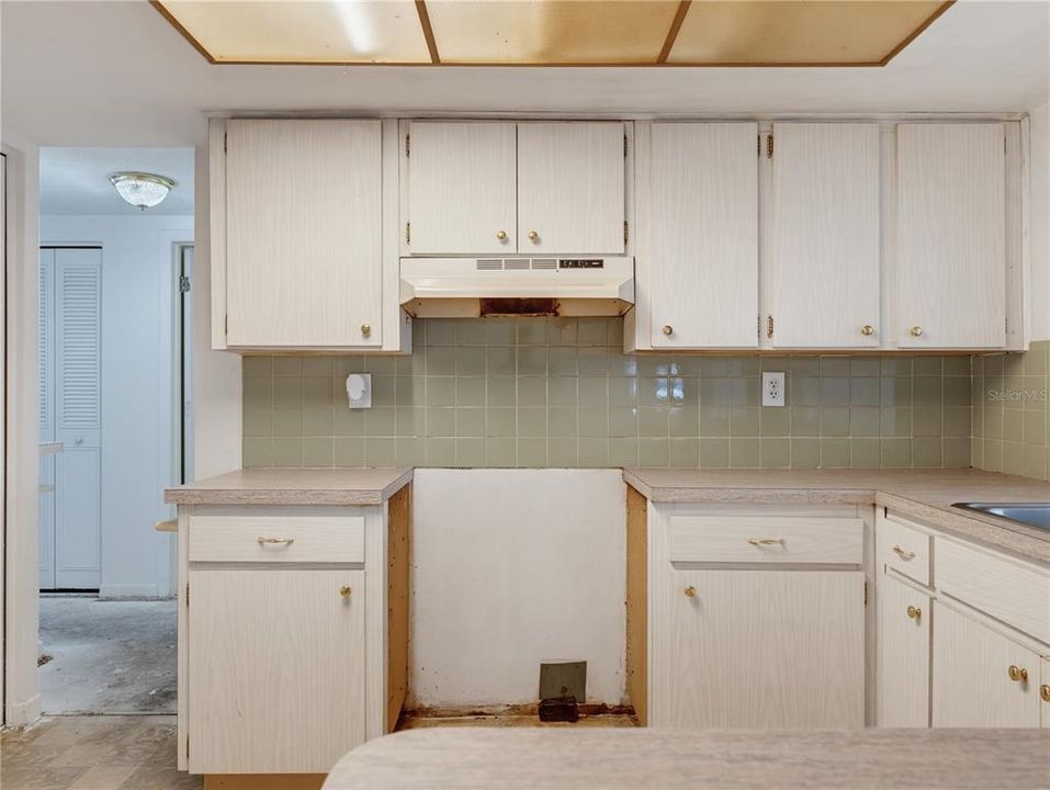 Active With Contract: $224,950 (3 beds, 2 baths, 1315 Square Feet)
