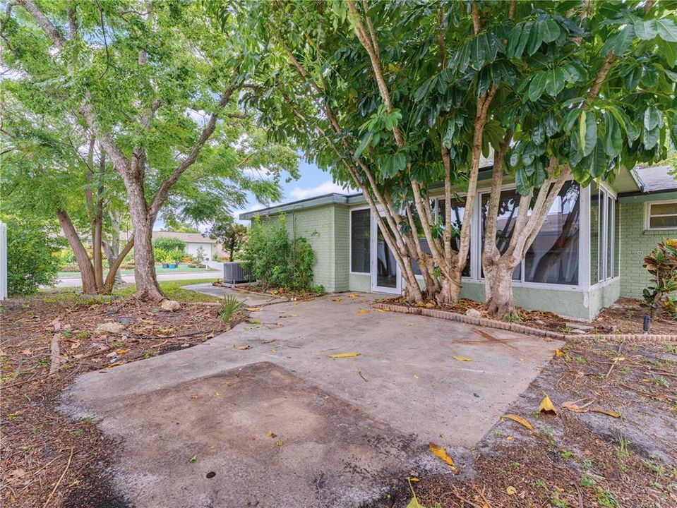 Active With Contract: $224,950 (3 beds, 2 baths, 1315 Square Feet)
