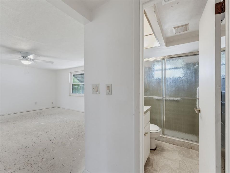 Active With Contract: $224,950 (3 beds, 2 baths, 1315 Square Feet)