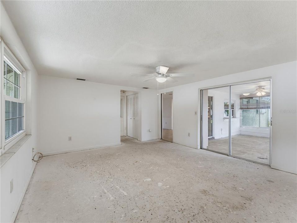 Active With Contract: $224,950 (3 beds, 2 baths, 1315 Square Feet)