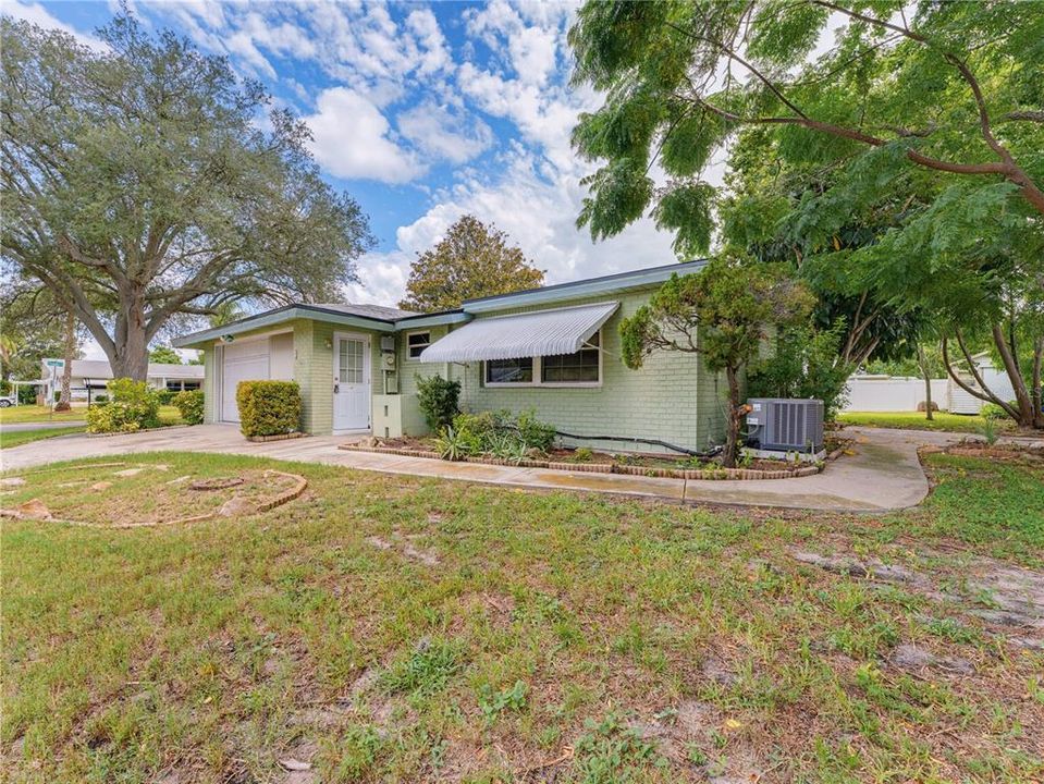 Active With Contract: $224,950 (3 beds, 2 baths, 1315 Square Feet)