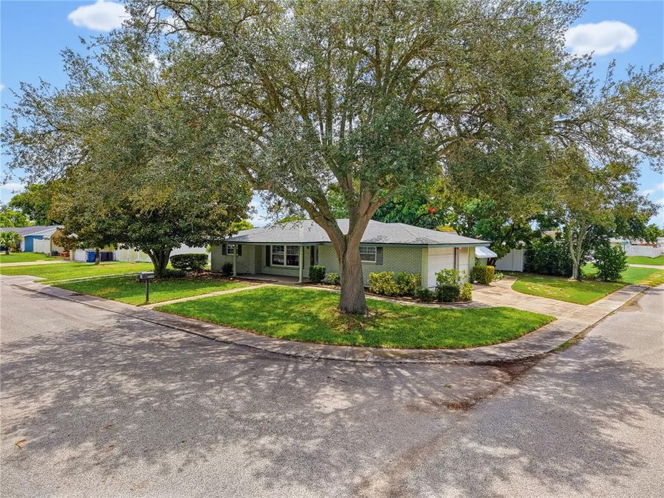 Active With Contract: $224,950 (3 beds, 2 baths, 1315 Square Feet)