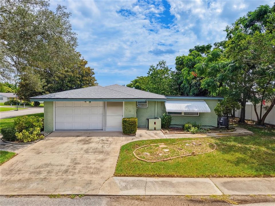 Active With Contract: $224,950 (3 beds, 2 baths, 1315 Square Feet)