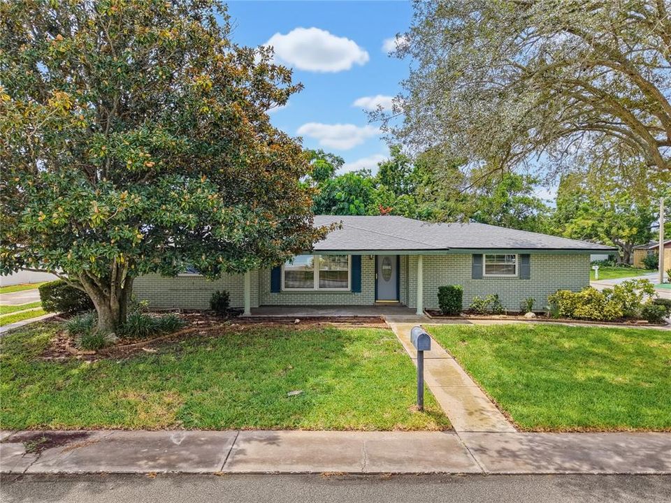 Active With Contract: $224,950 (3 beds, 2 baths, 1315 Square Feet)