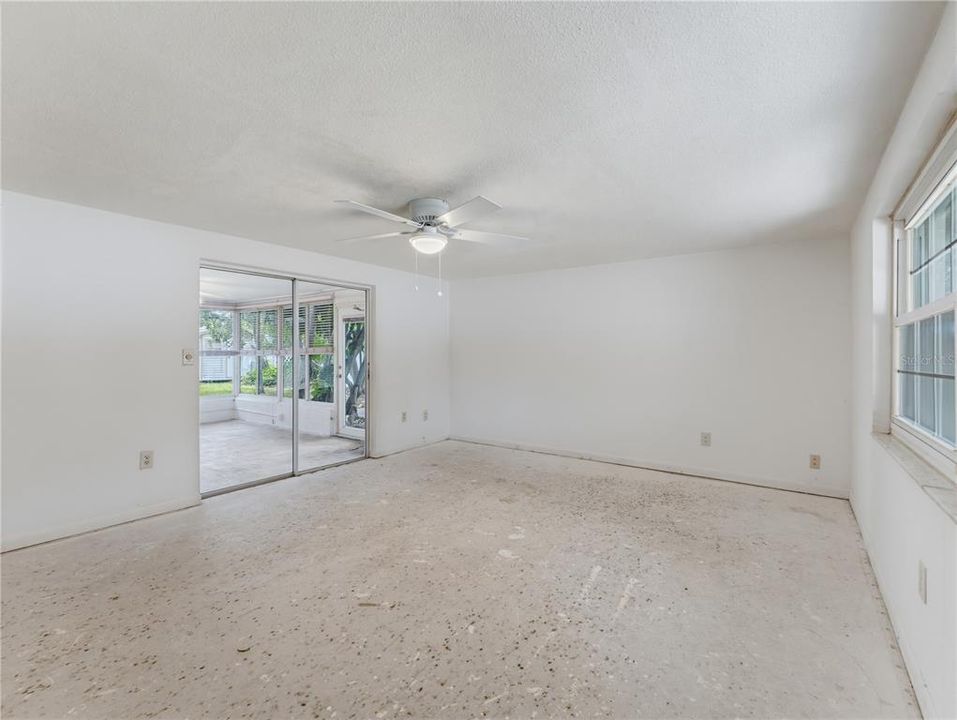 Active With Contract: $224,950 (3 beds, 2 baths, 1315 Square Feet)