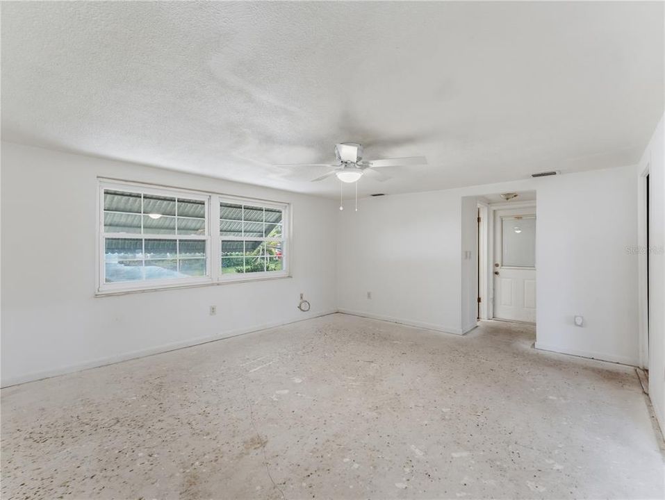 Active With Contract: $224,950 (3 beds, 2 baths, 1315 Square Feet)