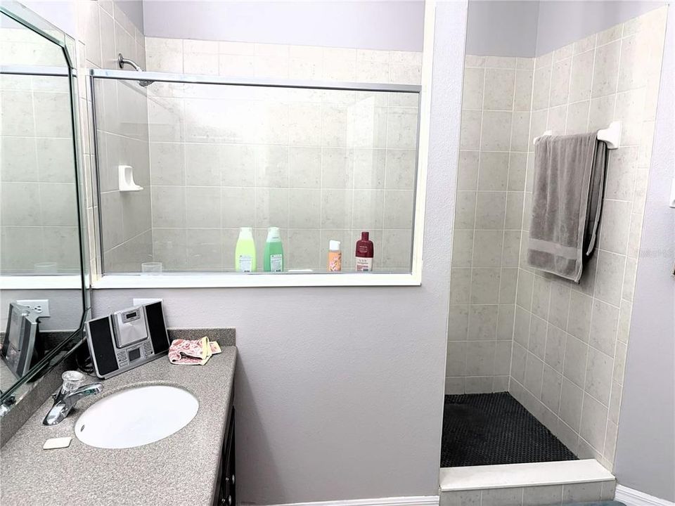 На продажу: $289,900 (2 спален, 2 ванн, 1326 Квадратных фут)