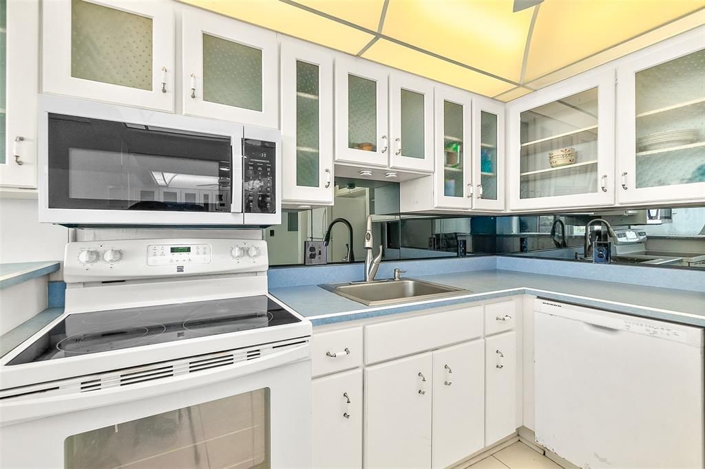 На продажу: $149,999 (1 спален, 1 ванн, 864 Квадратных фут)