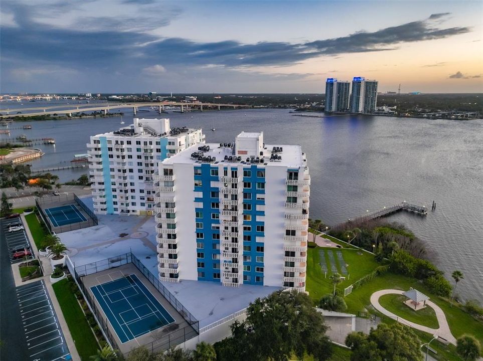 На продажу: $149,999 (1 спален, 1 ванн, 864 Квадратных фут)
