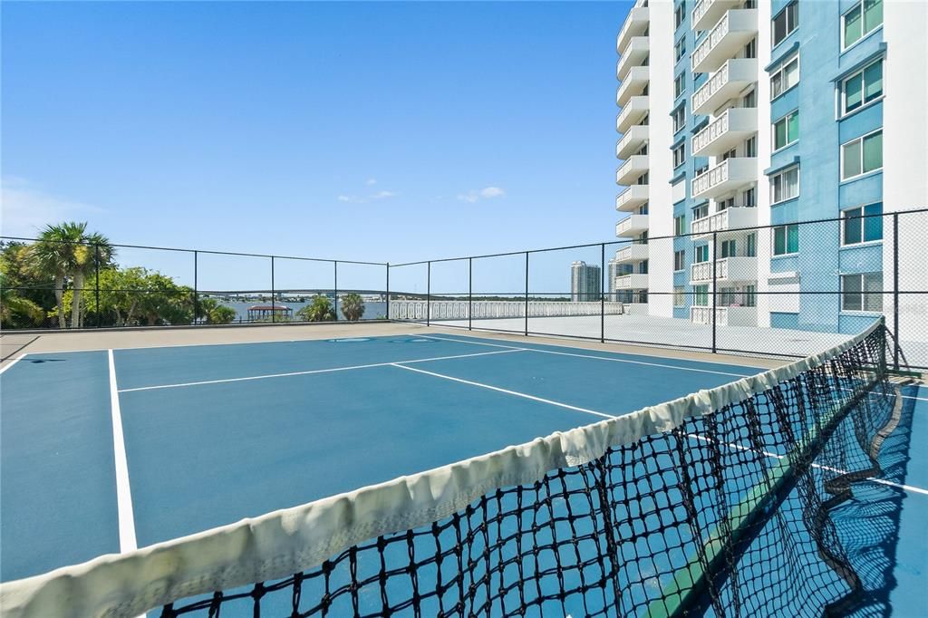 На продажу: $149,999 (1 спален, 1 ванн, 864 Квадратных фут)