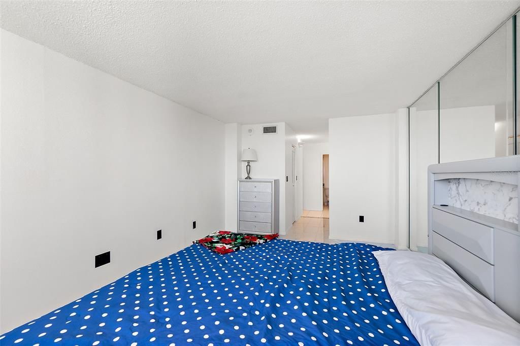 На продажу: $149,999 (1 спален, 1 ванн, 864 Квадратных фут)