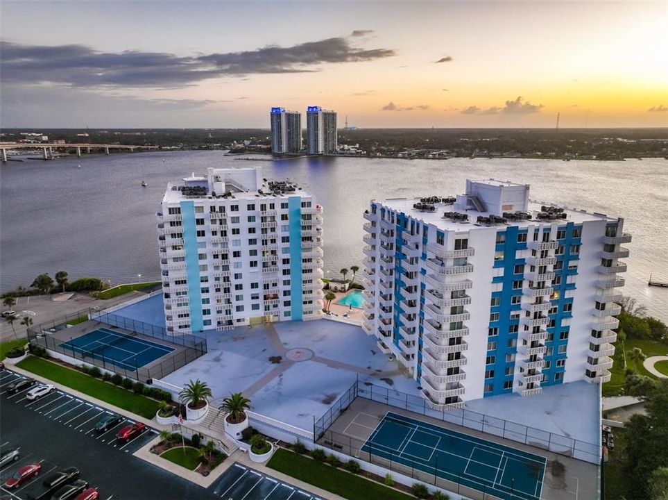 На продажу: $149,999 (1 спален, 1 ванн, 864 Квадратных фут)