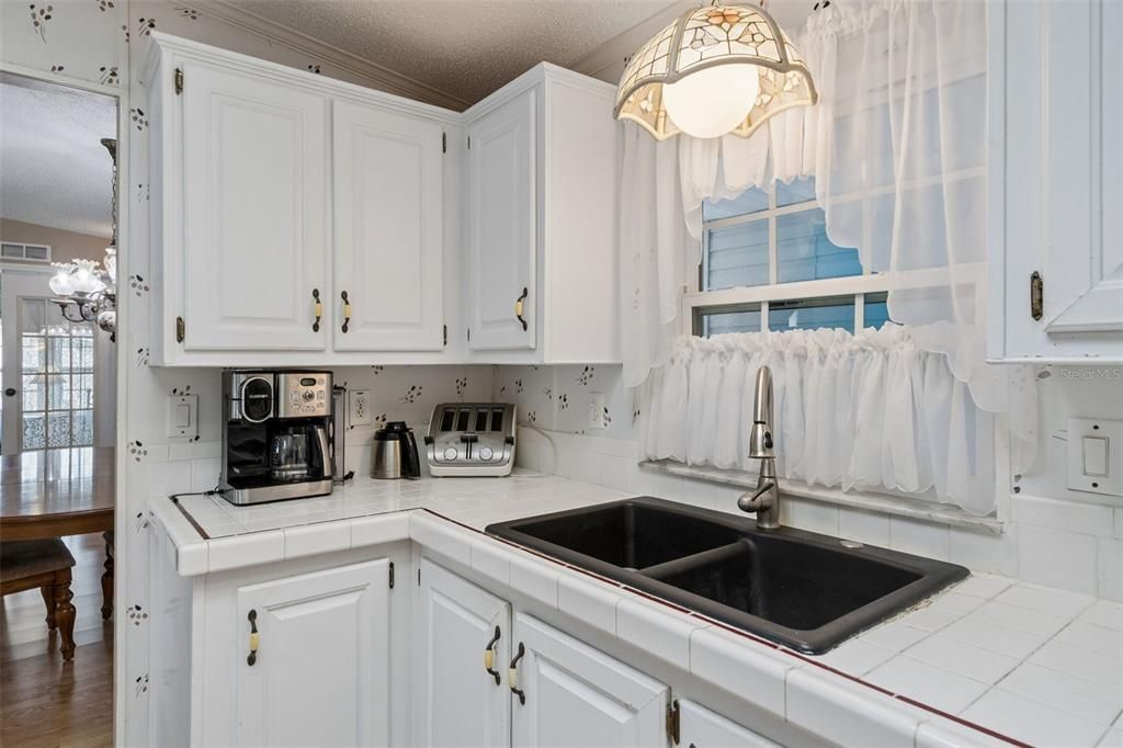 На продажу: $199,000 (3 спален, 2 ванн, 1430 Квадратных фут)