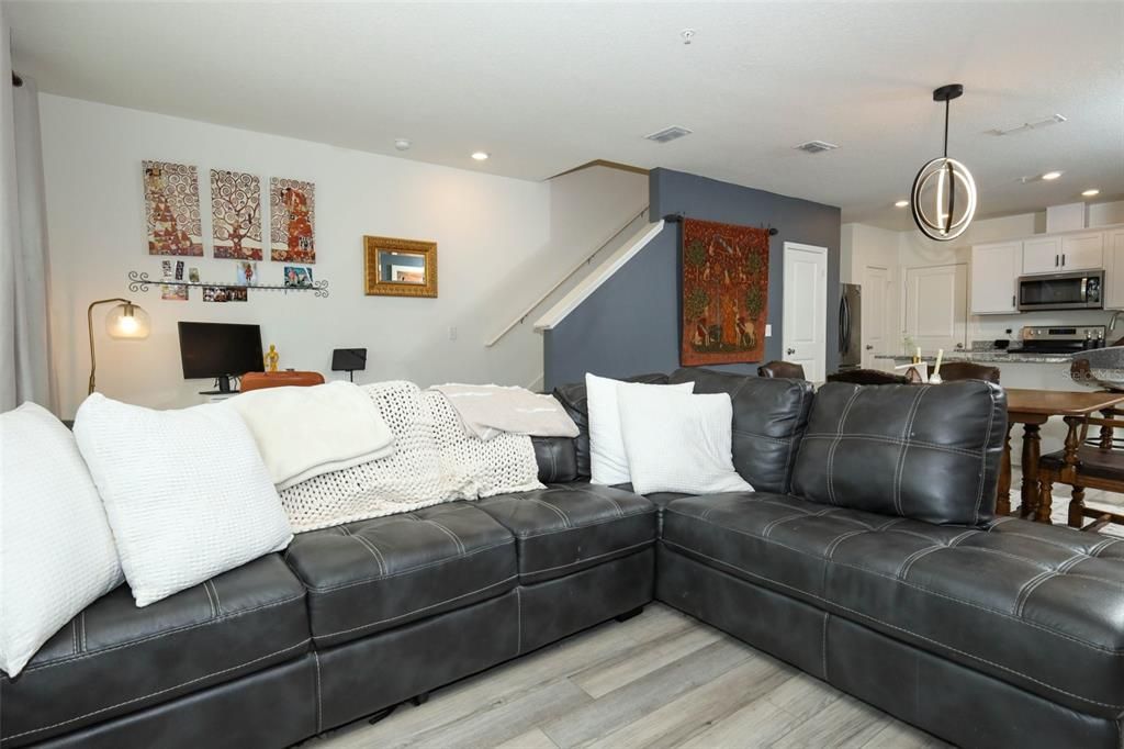 En Venta: $318,000 (3 camas, 2 baños, 1575 Pies cuadrados)