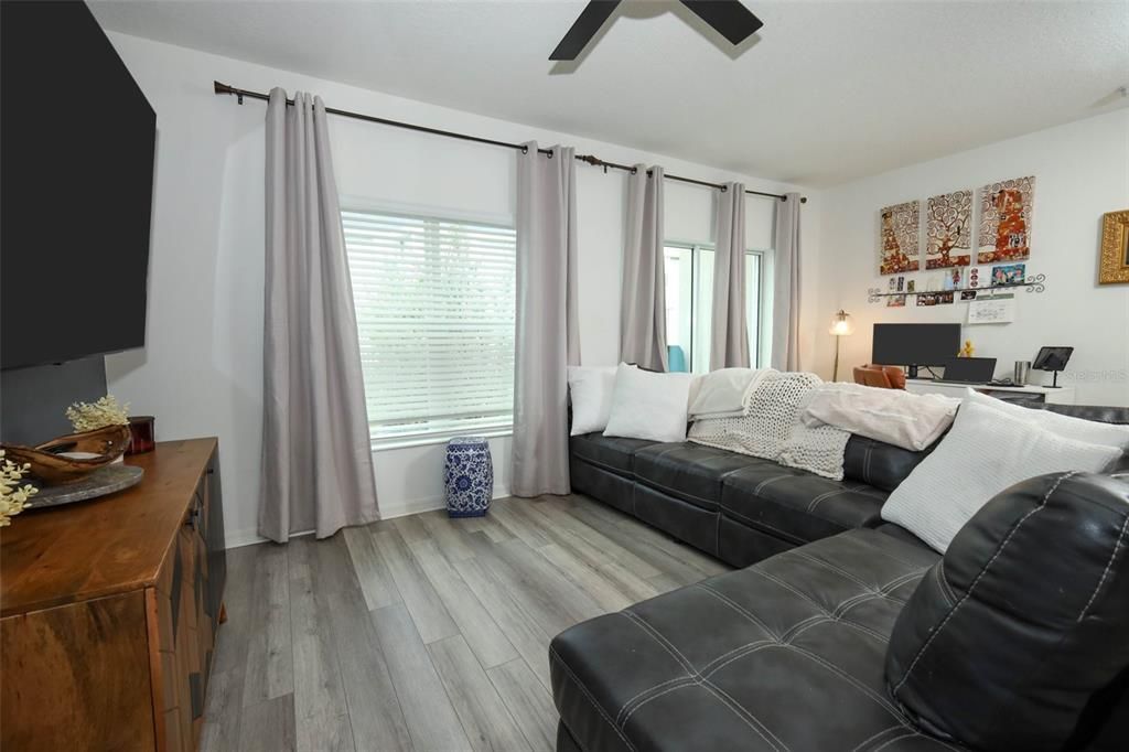 En Venta: $318,000 (3 camas, 2 baños, 1575 Pies cuadrados)