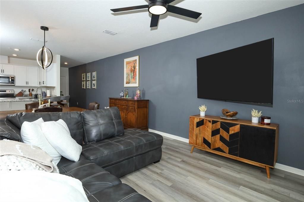 En Venta: $318,000 (3 camas, 2 baños, 1575 Pies cuadrados)