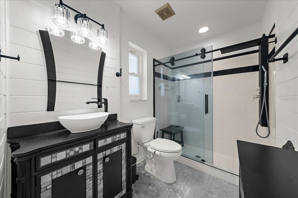 For Sale: $340,000 (2 beds, 2 baths, 1117 Square Feet)