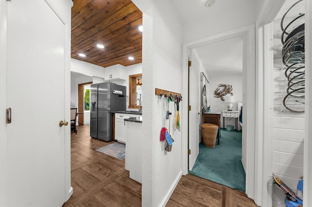For Sale: $340,000 (2 beds, 2 baths, 1117 Square Feet)