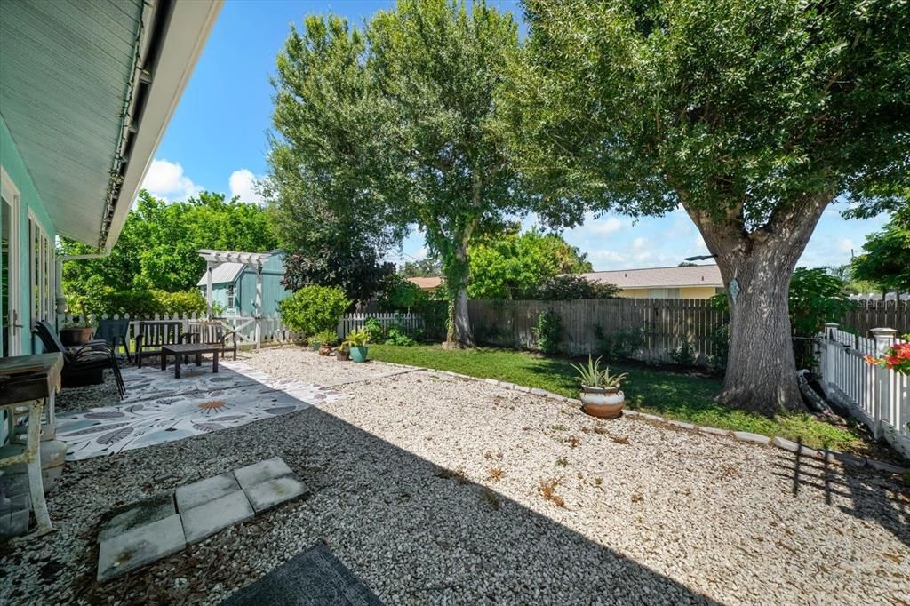 For Sale: $340,000 (2 beds, 2 baths, 1117 Square Feet)
