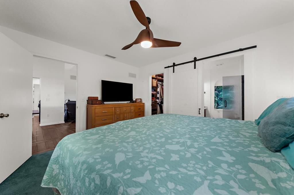 For Sale: $340,000 (2 beds, 2 baths, 1117 Square Feet)