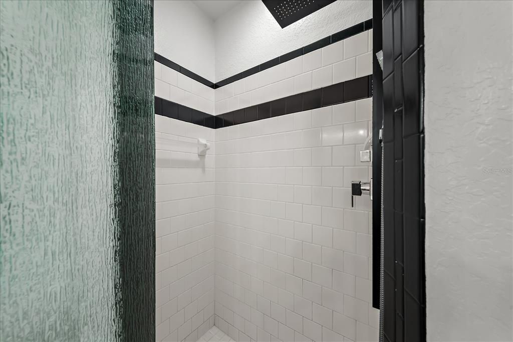 For Sale: $340,000 (2 beds, 2 baths, 1117 Square Feet)
