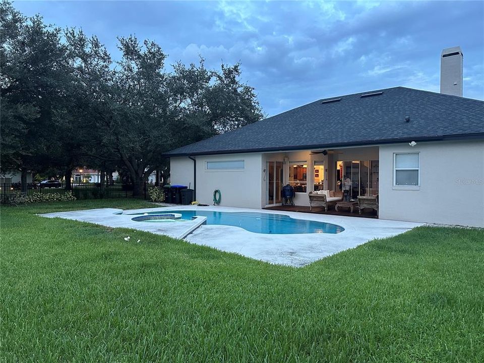 En Venta: $730,000 (4 camas, 3 baños, 2108 Pies cuadrados)