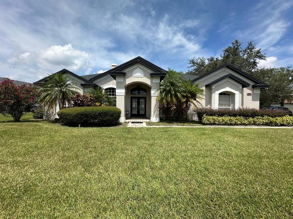 En Venta: $730,000 (4 camas, 3 baños, 2108 Pies cuadrados)