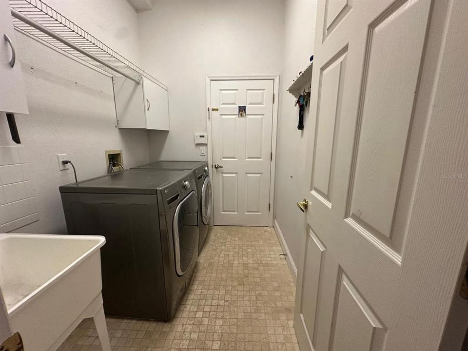 En Venta: $730,000 (4 camas, 3 baños, 2108 Pies cuadrados)