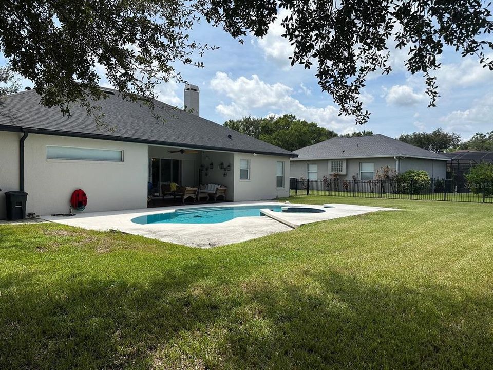 En Venta: $730,000 (4 camas, 3 baños, 2108 Pies cuadrados)