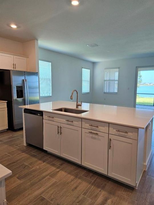 For Rent: $2,300 (3 beds, 3 baths, 2198 Square Feet)