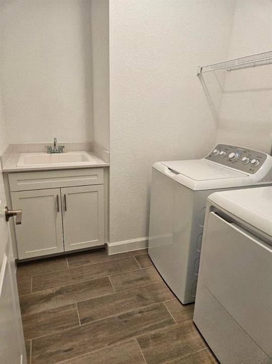 For Rent: $2,300 (3 beds, 3 baths, 2198 Square Feet)