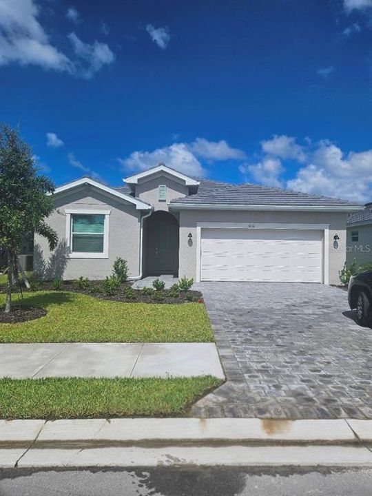 For Rent: $2,300 (3 beds, 3 baths, 2198 Square Feet)