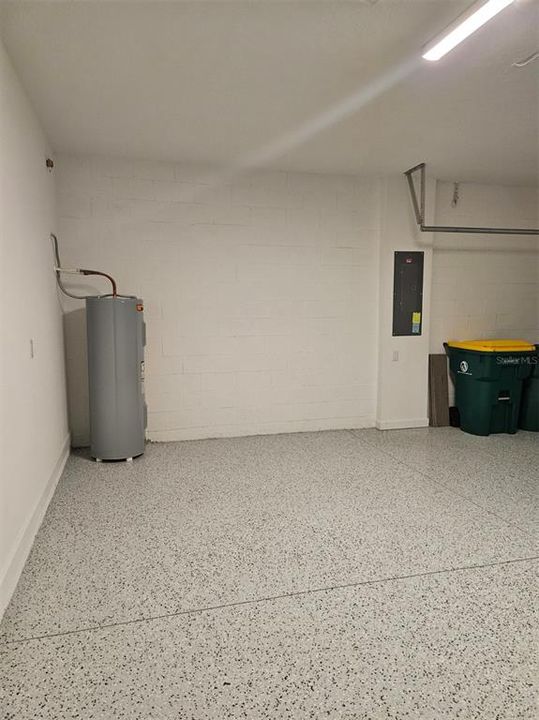 For Rent: $2,300 (3 beds, 3 baths, 2198 Square Feet)