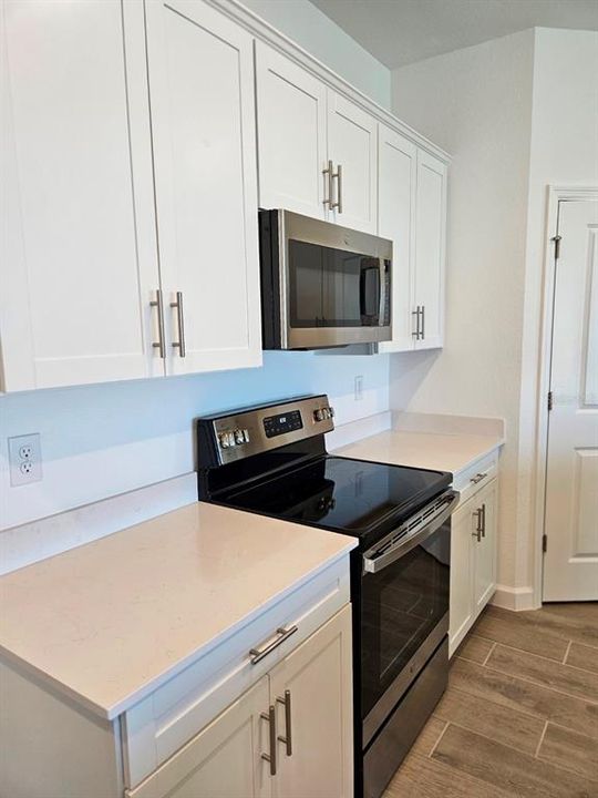 For Rent: $2,300 (3 beds, 3 baths, 2198 Square Feet)