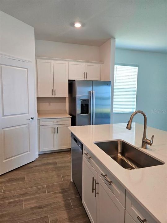 For Rent: $2,300 (3 beds, 3 baths, 2198 Square Feet)