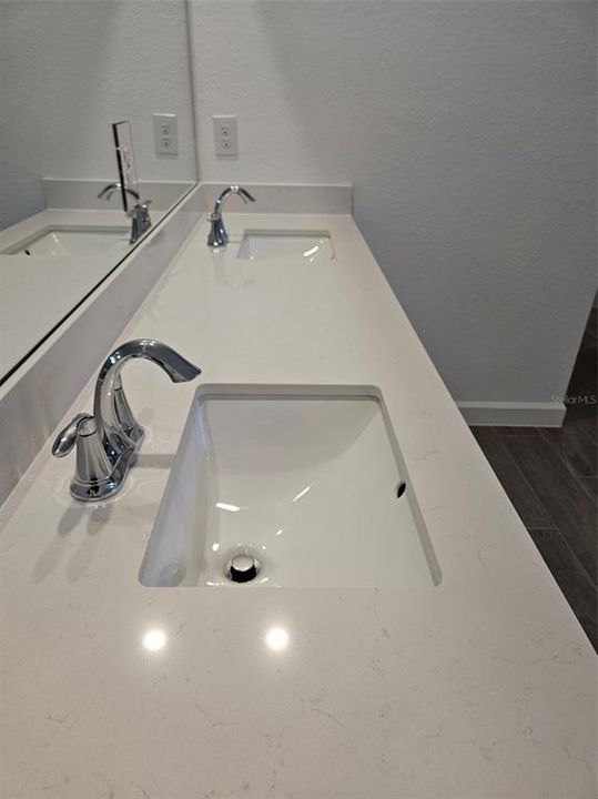 For Rent: $2,300 (3 beds, 3 baths, 2198 Square Feet)