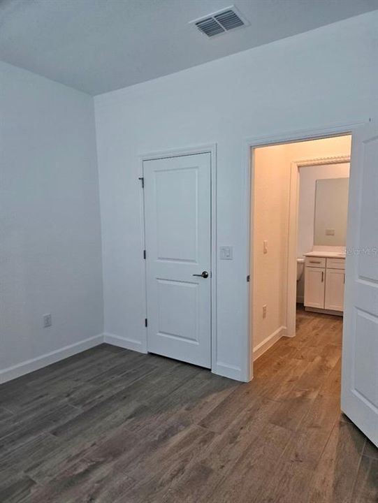 For Rent: $2,300 (3 beds, 3 baths, 2198 Square Feet)