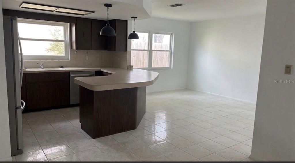For Sale: $340,000 (3 beds, 2 baths, 1622 Square Feet)