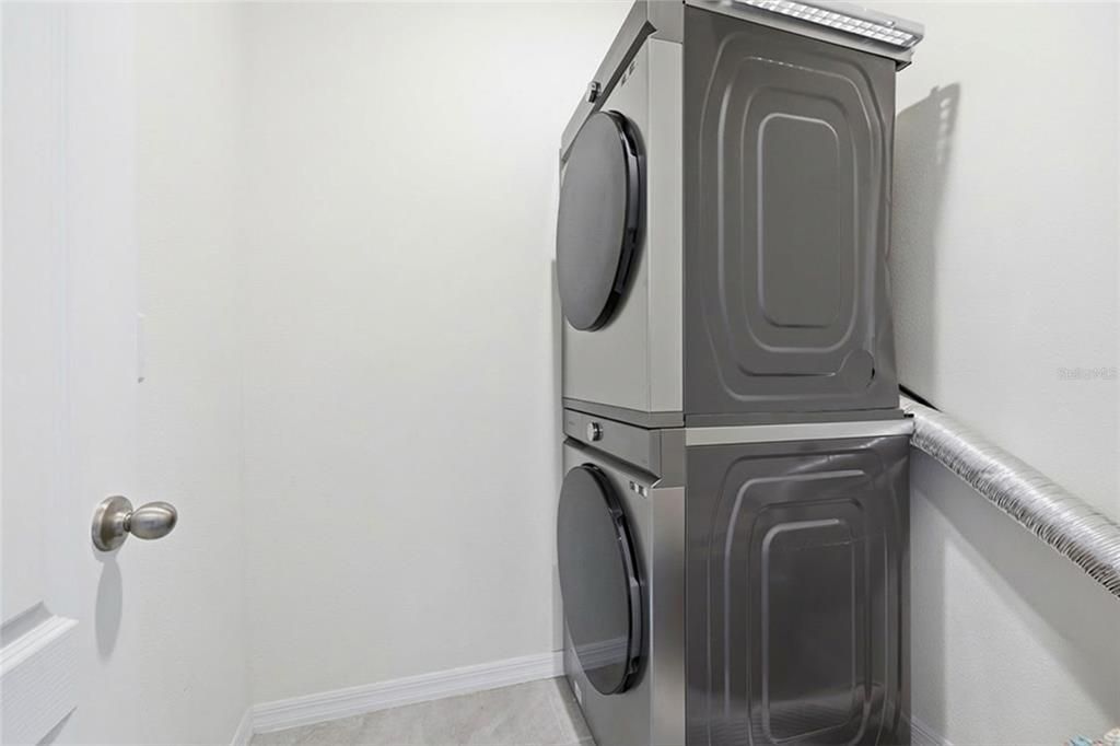 В аренду: $2,800 (4 спален, 2 ванн, 2339 Квадратных фут)