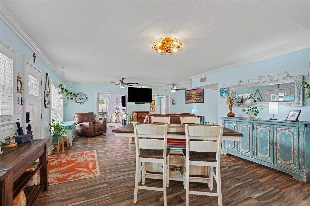На продажу: $725,000 (4 спален, 2 ванн, 1632 Квадратных фут)