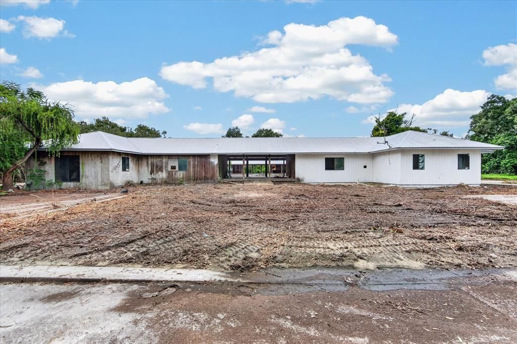 For Sale: $849,000 (5 beds, 4 baths, 5920 Square Feet)