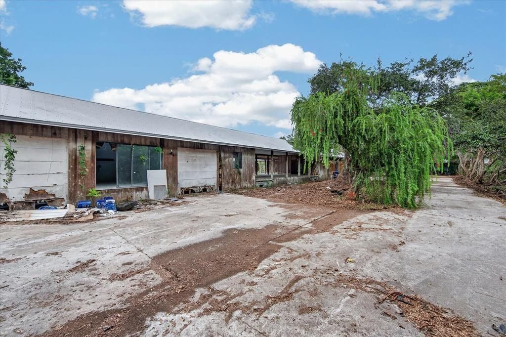 For Sale: $849,000 (5 beds, 4 baths, 5920 Square Feet)