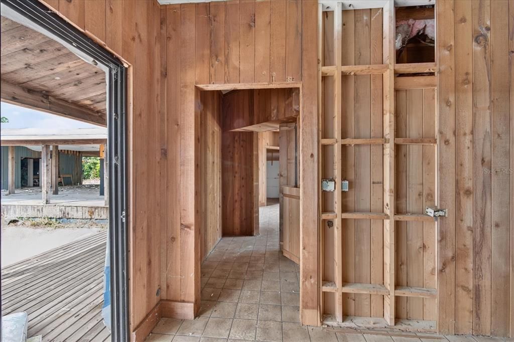 For Sale: $849,000 (5 beds, 4 baths, 5920 Square Feet)